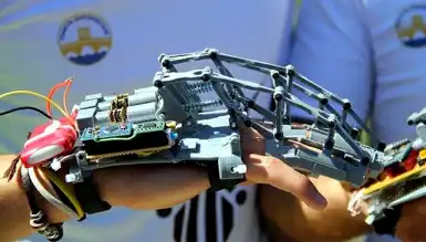 Dünyanın En Büyük Biyohibrit Robot Eli Japonya'da Geliştirildi